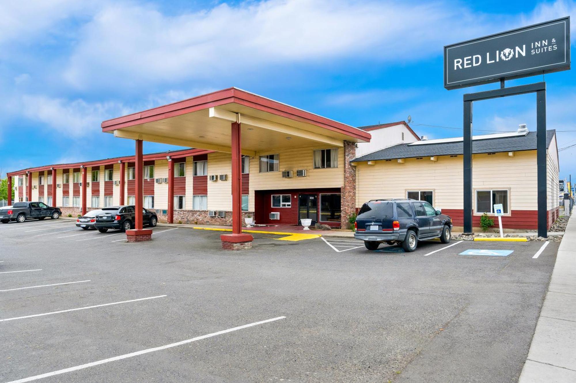 Red Lion Inn & Suites Yakima Esterno foto